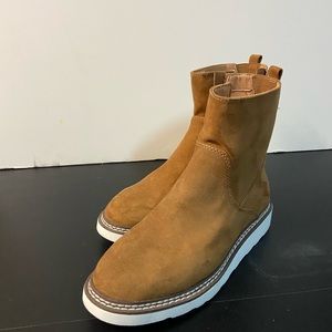 Boots-Universal Thread